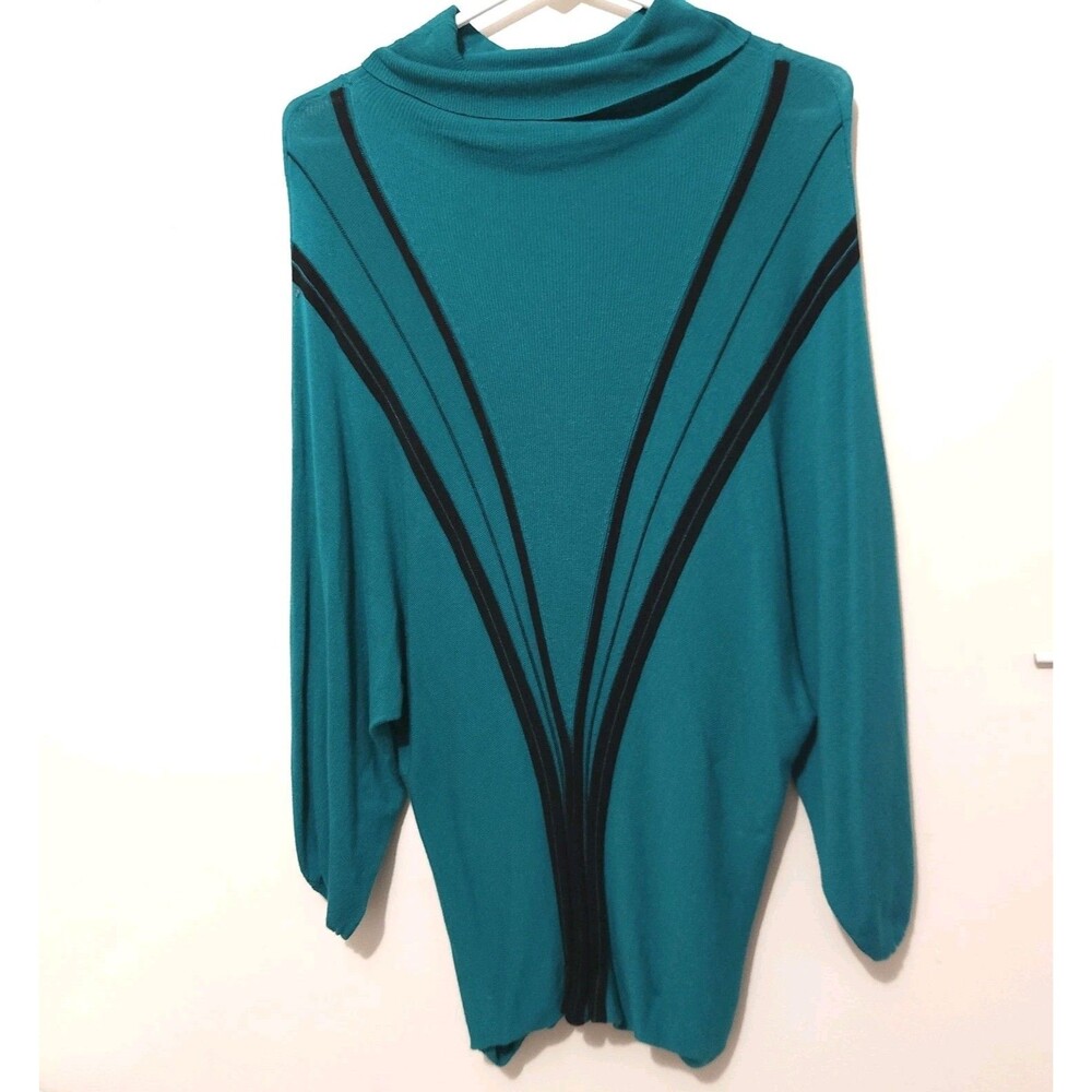 Sharagano Top Sweater Size Medium Teal Color With Curved Black Lines
